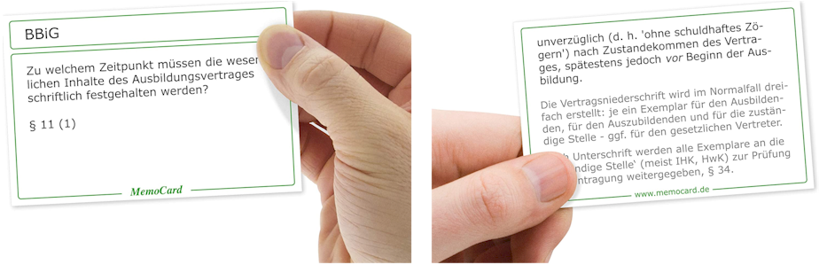 zwei Fotos einer Hand: Lernkarten-Vorderseite / Lernkarten-Rückseite